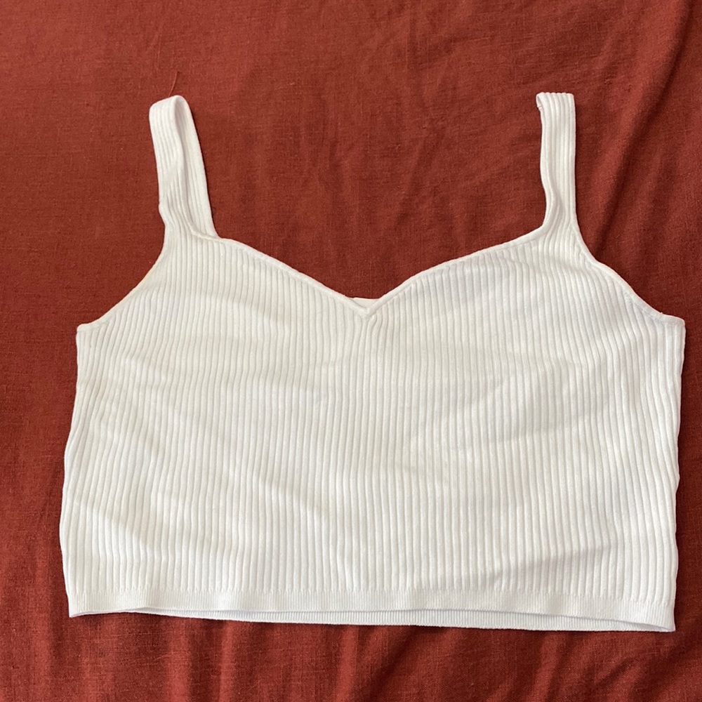 H&M white sweater cropped sweetheart tank size large